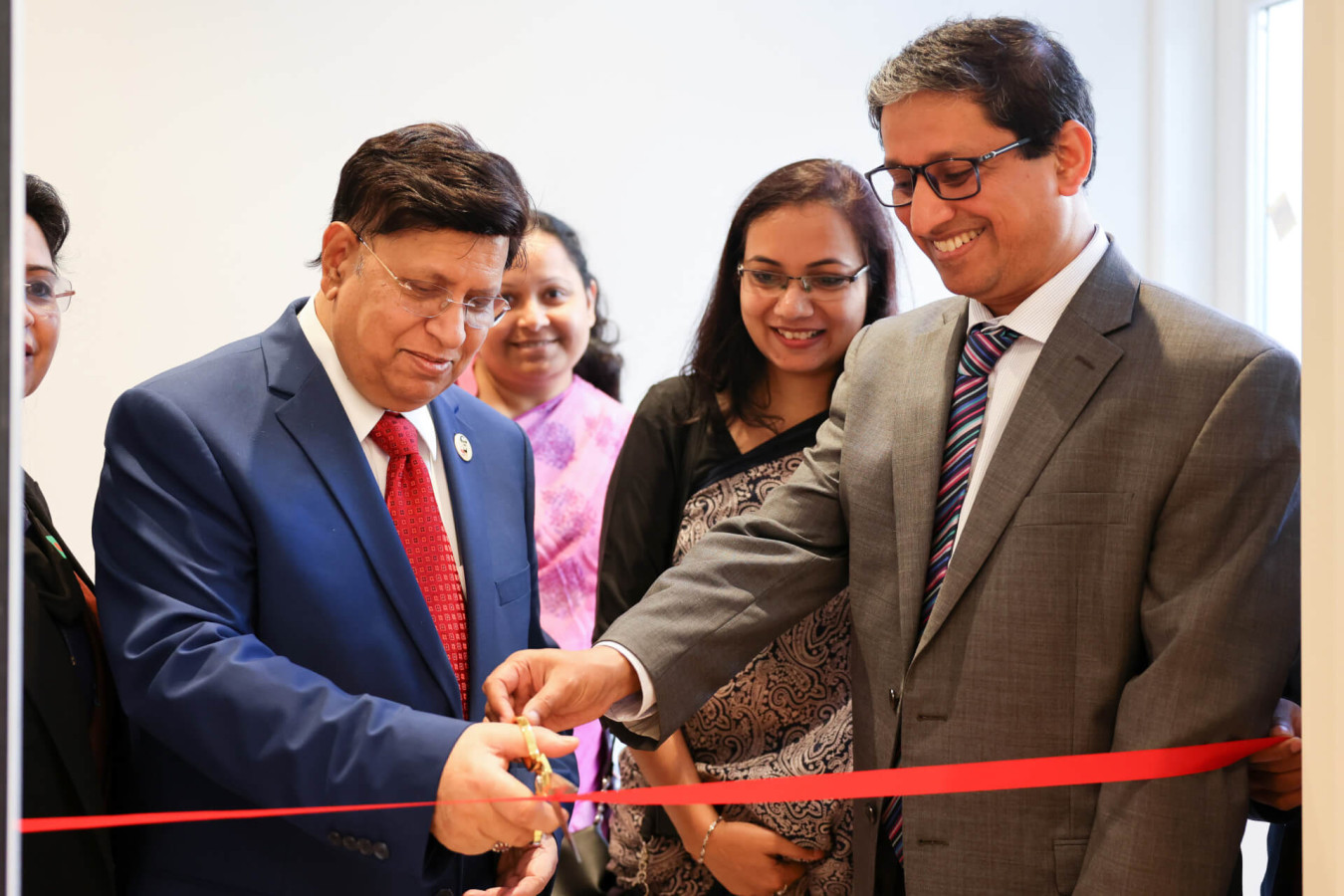 Op 8 september 2021 heeft de minister van buitenlands zaken uit Bangladesh een bezoek gebracht aan het pand aan de Stadhouderslaan
